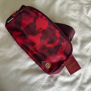 🆕 Lululemon Lunar New Year Everywhere Belt Bag
